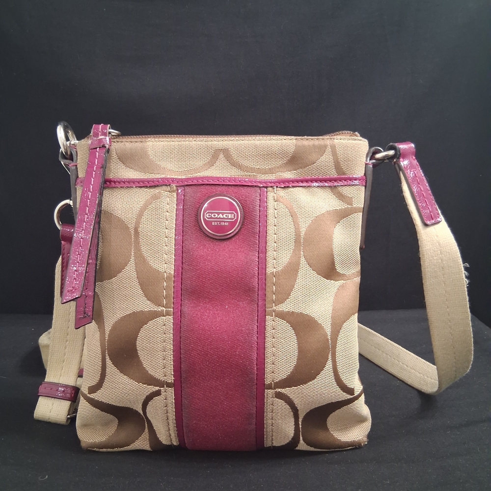 Coach Signature Berry Stripe Tan And Brown Crossbody Swingpack Bag